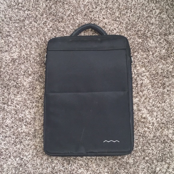 Higher Ground Other - Higher Ground Unisex Black Laptop Shuttle Case